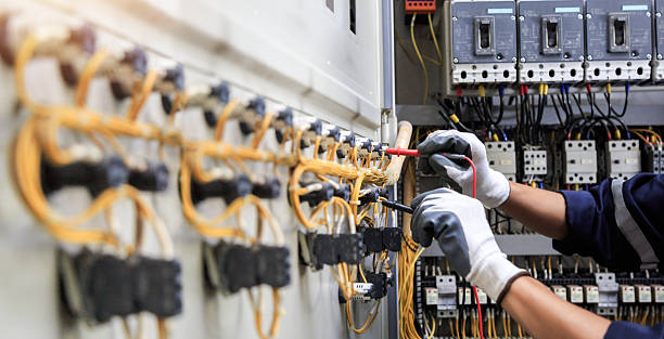 Professional Electrician technician working in Wakefield, MI